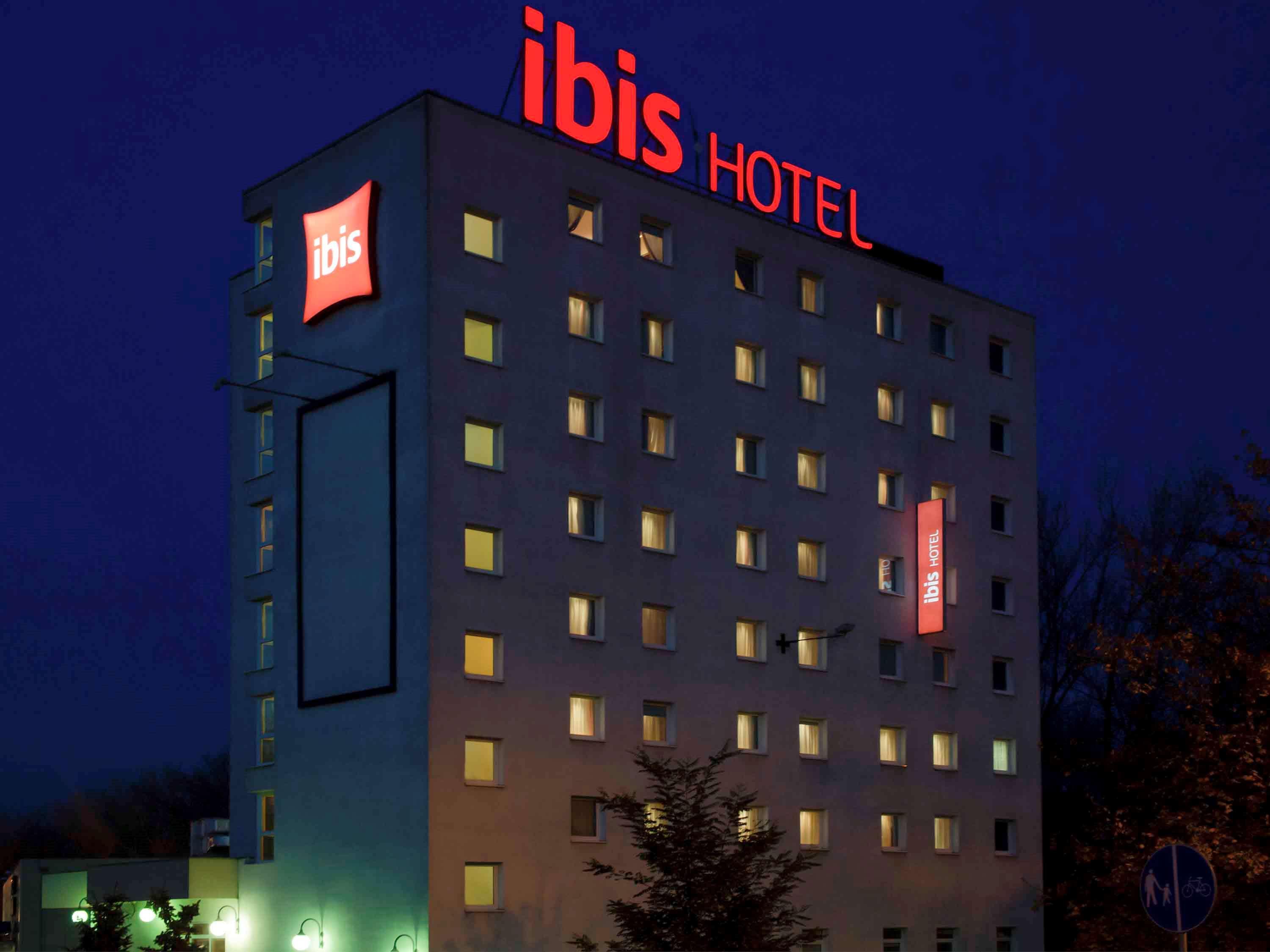 Отель Ibis Warszawa Ostrobramska Экстерьер фото